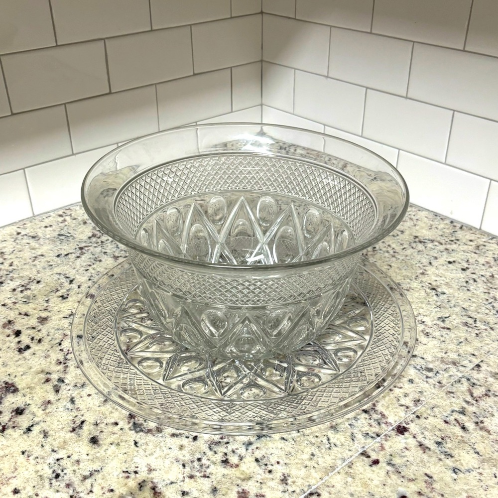 Vintage Glass Crystal Punch Bowl with Plate – Collectible & Elegant
